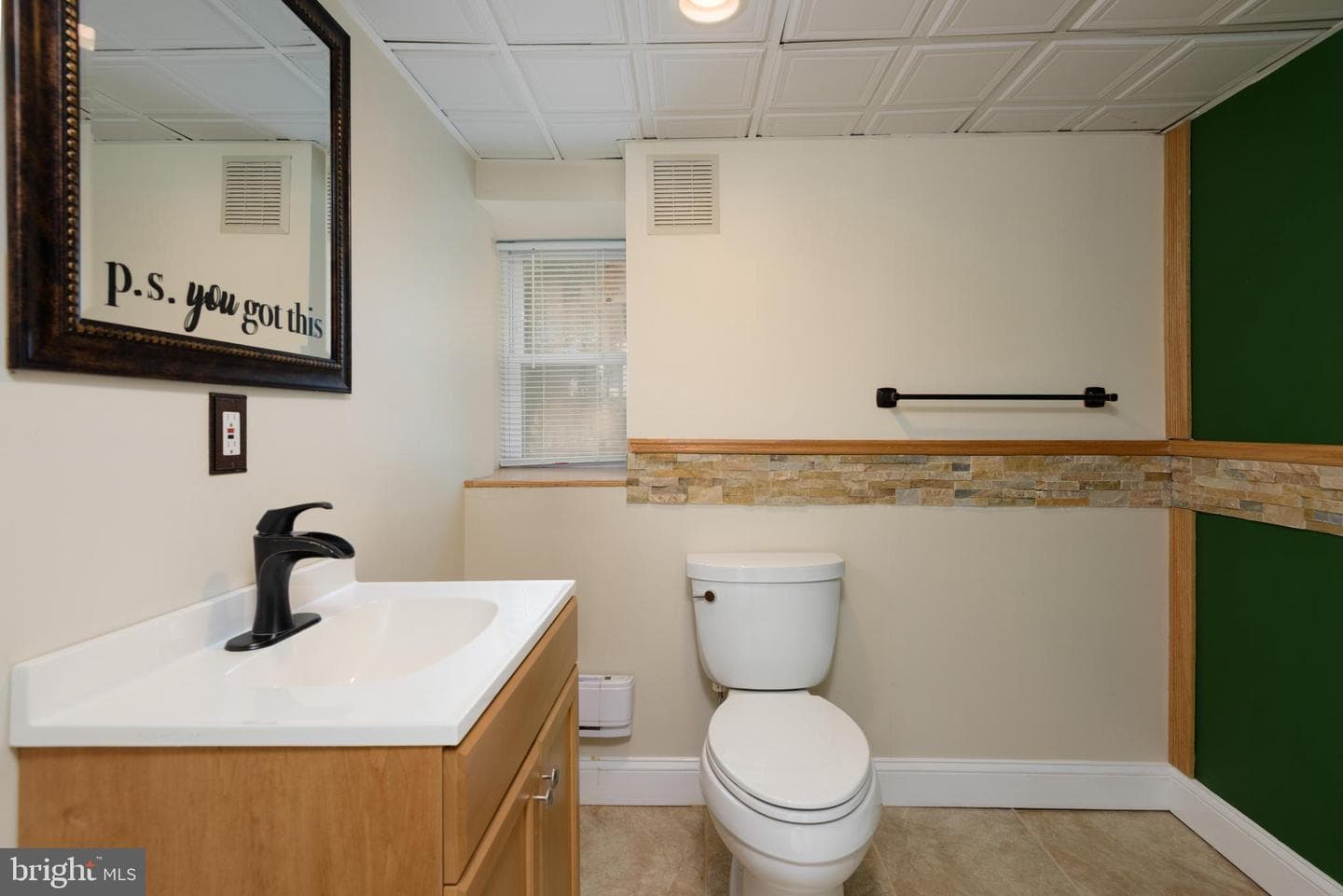 516 E Lancaster Avenue photo 42
