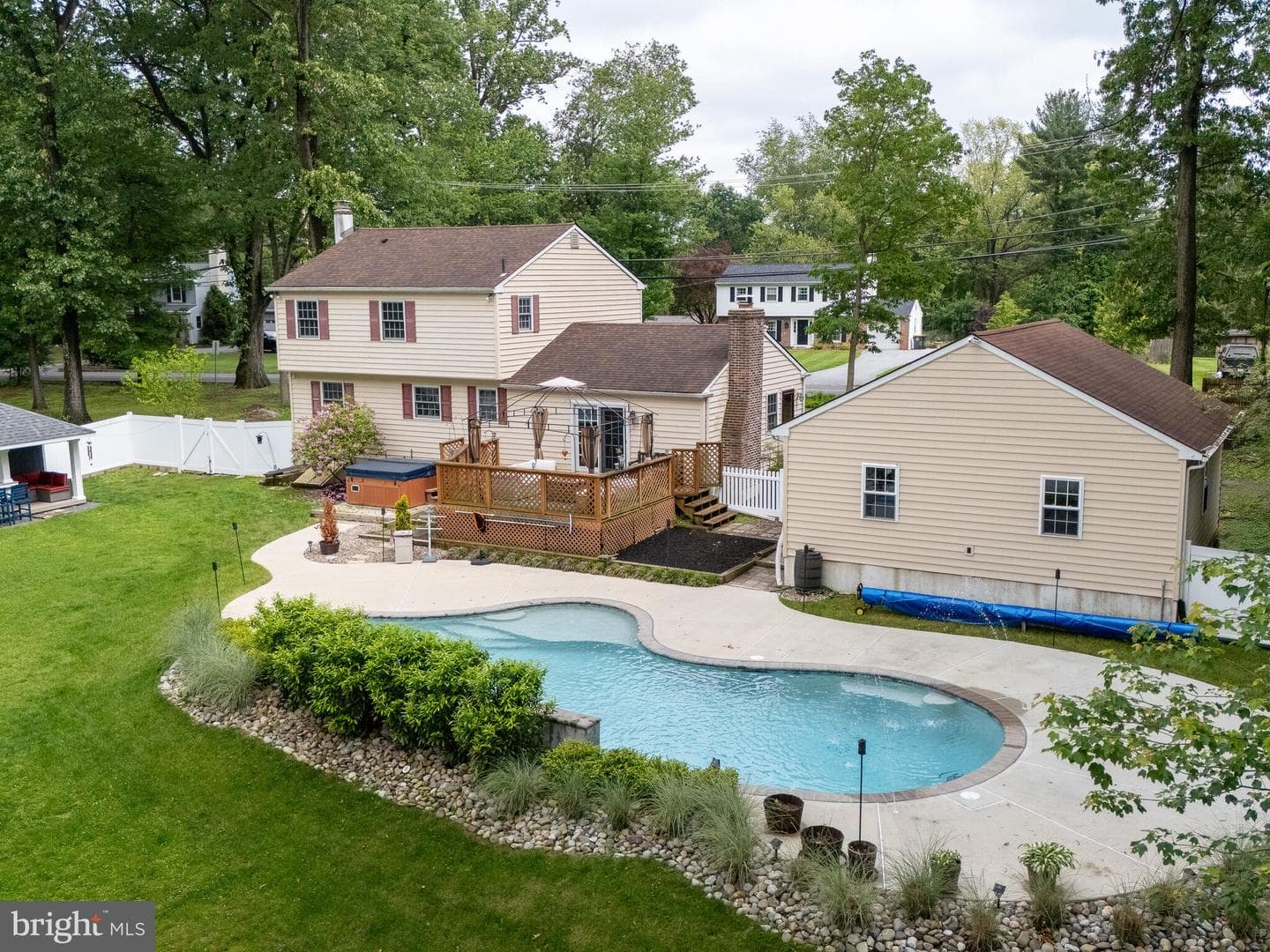 1401 Glenside Road photo 31