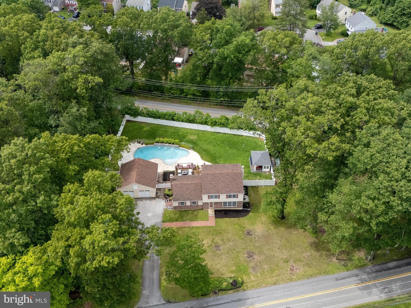 1401 Glenside Road photo 34