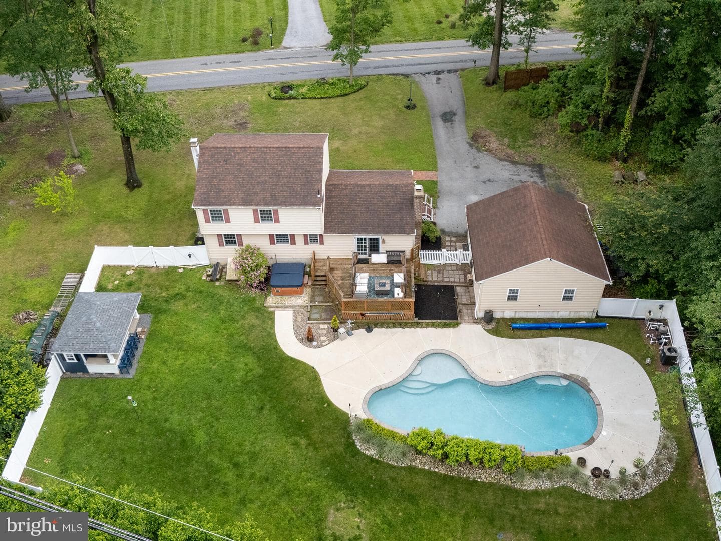 1401 Glenside Road photo 35