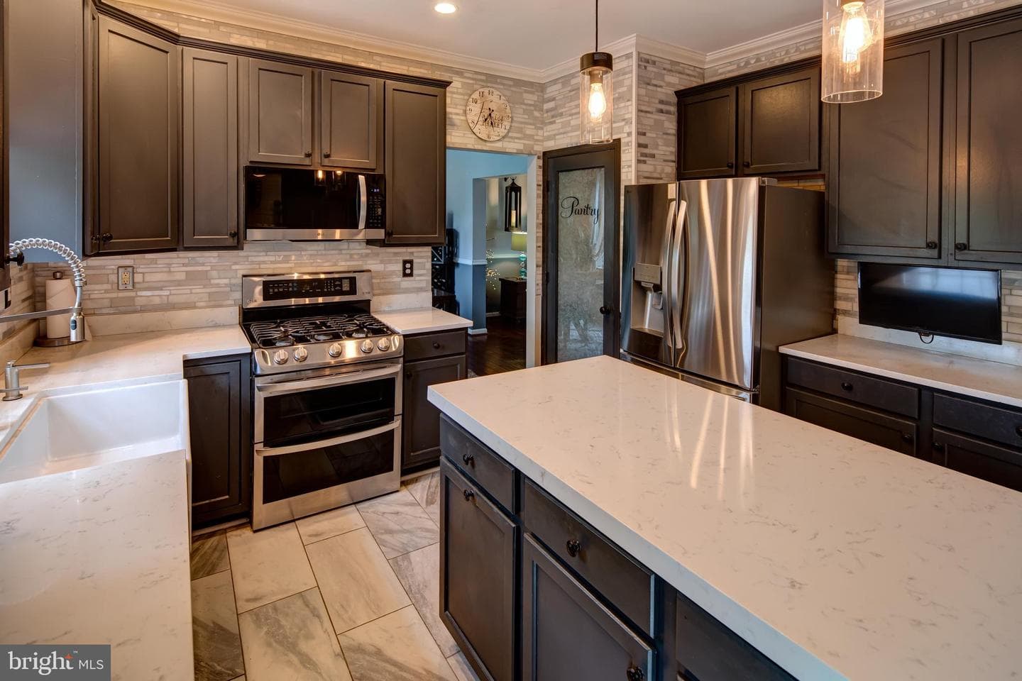 206 John Stevens Dr photo 4