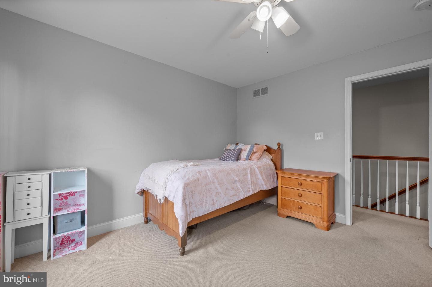 22 Gregory Lane photo 36