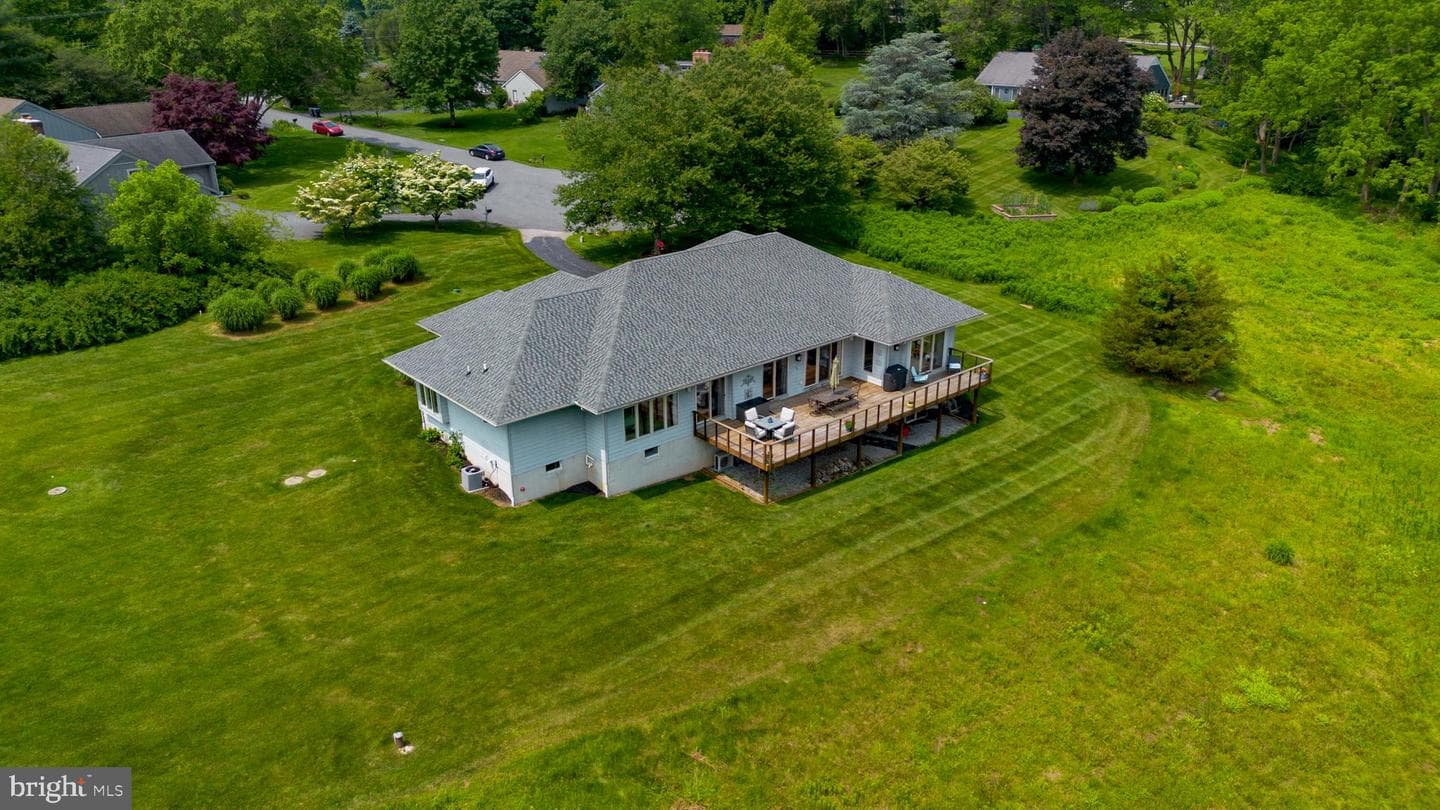 105 Mill Top Drive photo 5