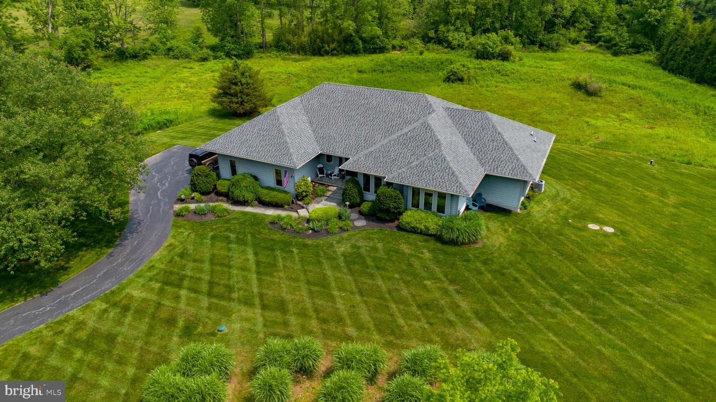 105 Mill Top Drive photo 8