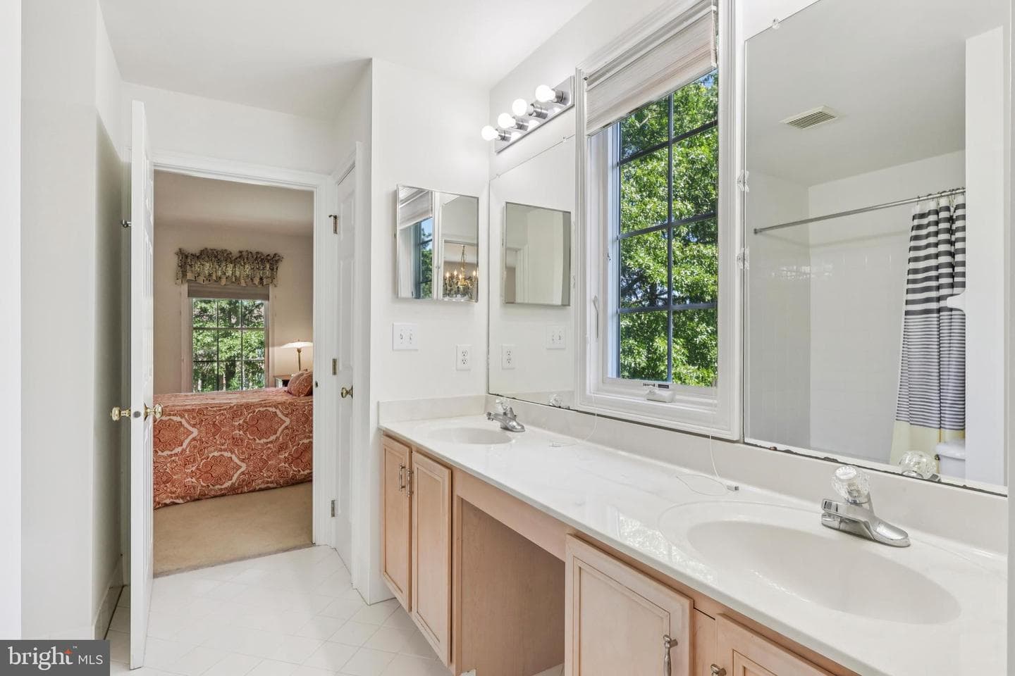 249 Weatherhill Drive photo 32