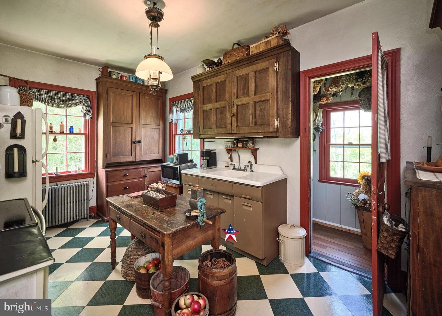 993 E Schuylkill Road photo 3