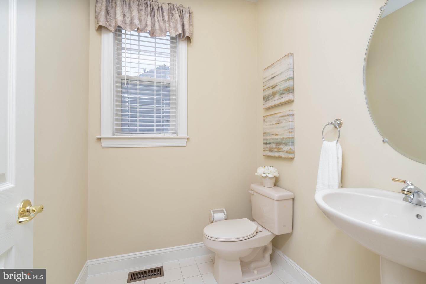 222 Honey Locust Drive photo 23