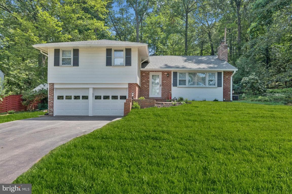 551 Barton Lane photo 1