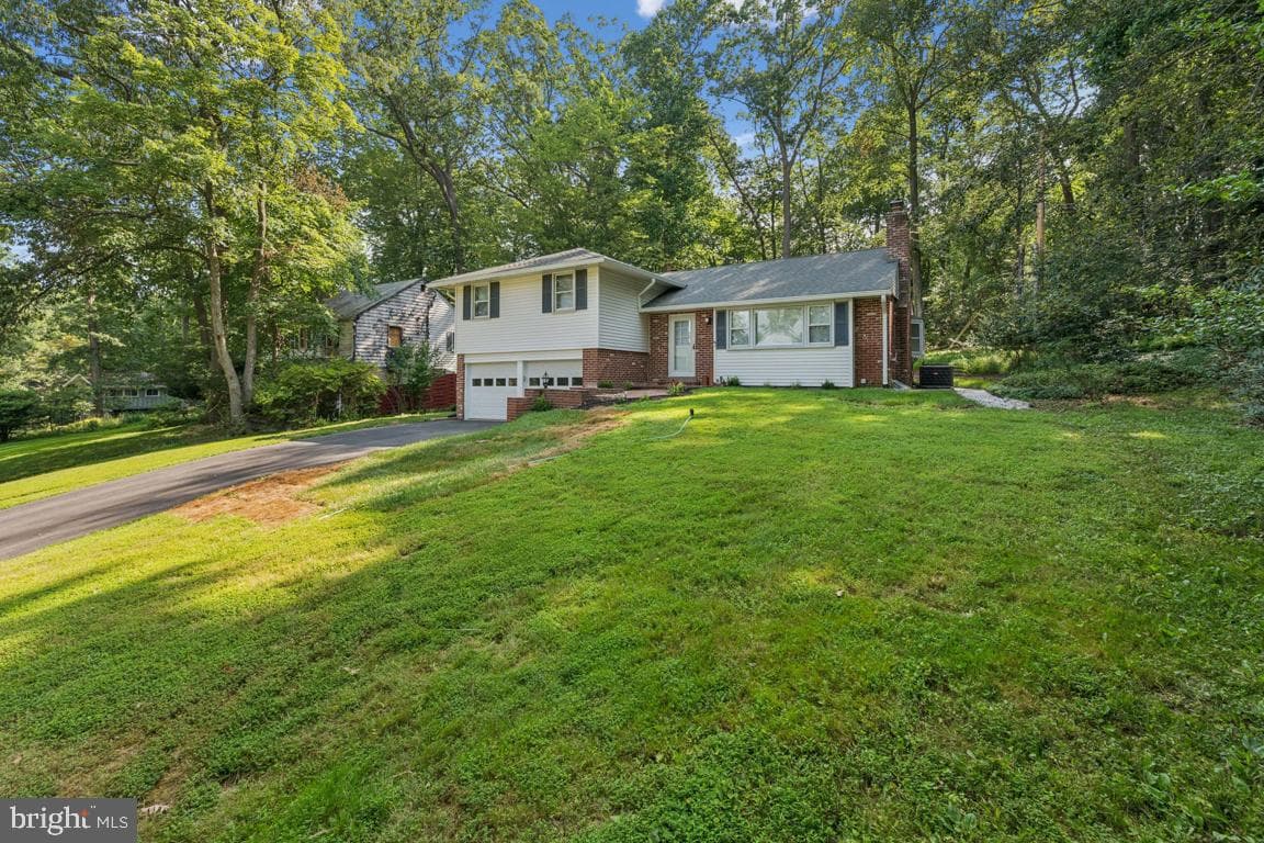 551 Barton Lane photo 2