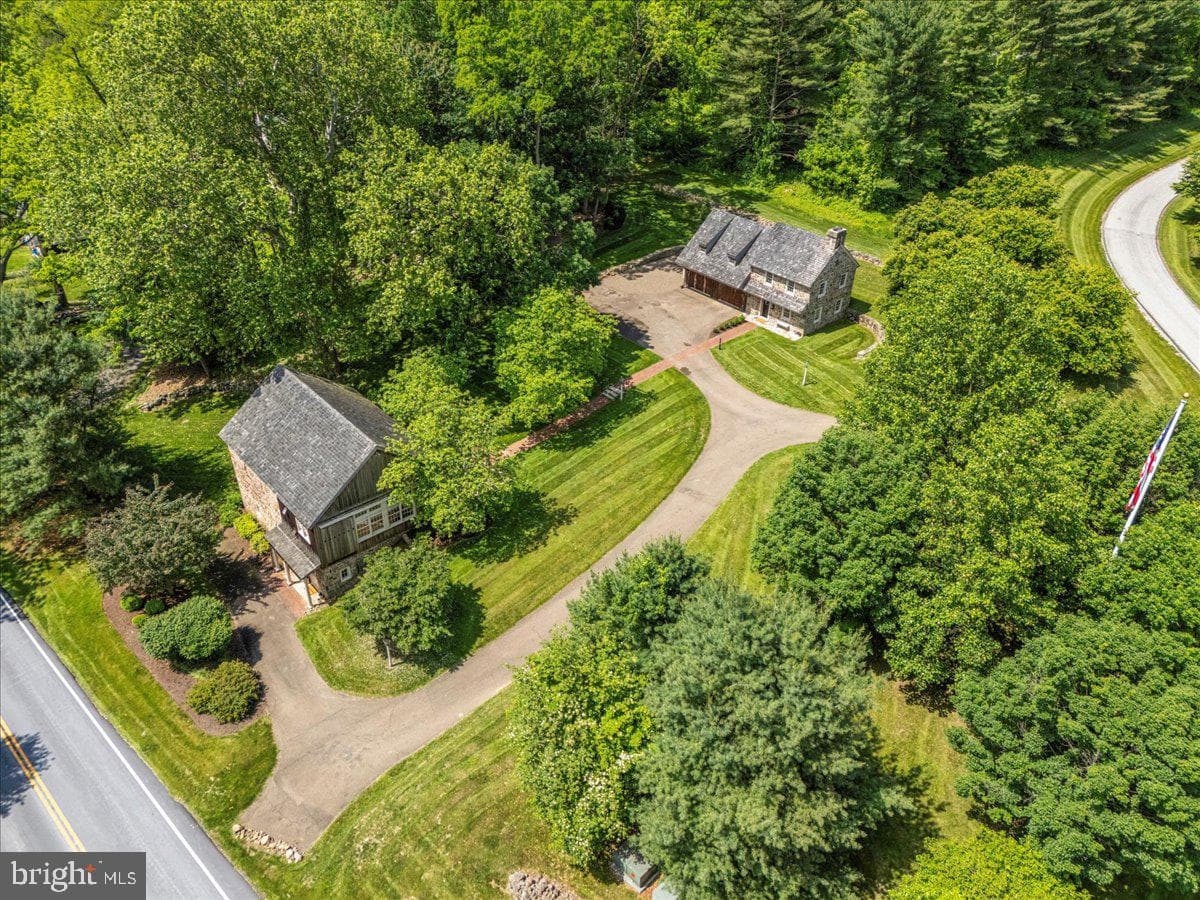 11 Brownstone Lane, Elverson