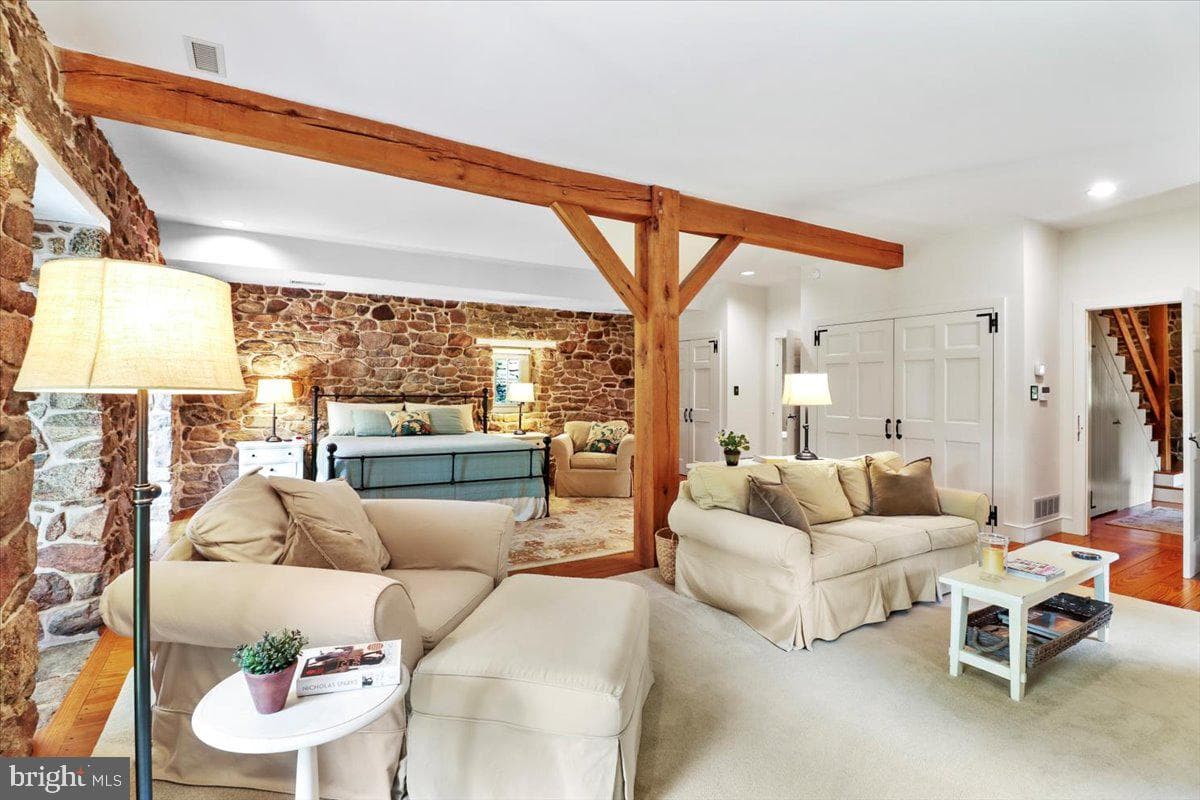 11 Brownstone Lane photo 17