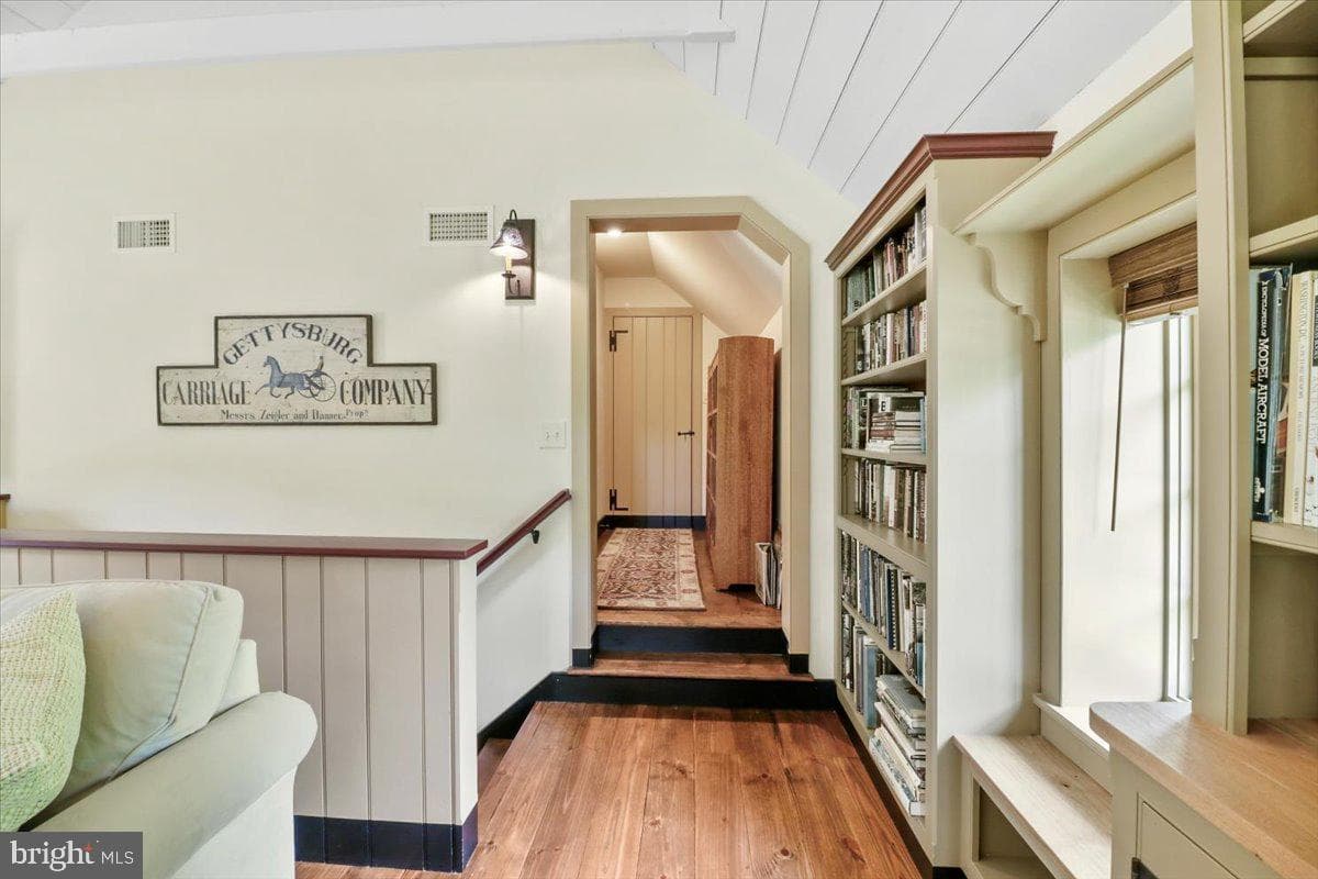 11 Brownstone Lane photo 32