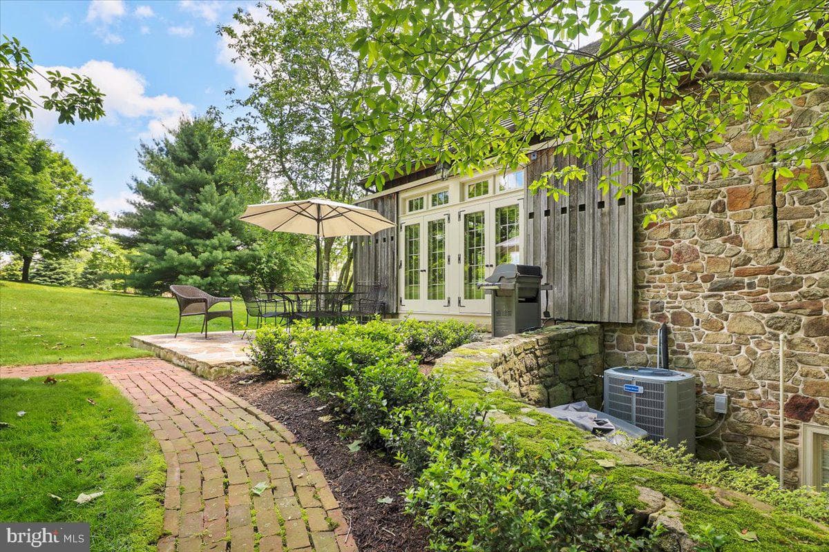 11 Brownstone Lane photo 37
