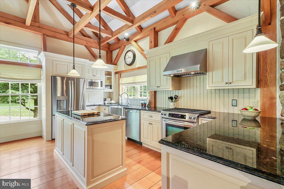 11 Brownstone Lane photo 4