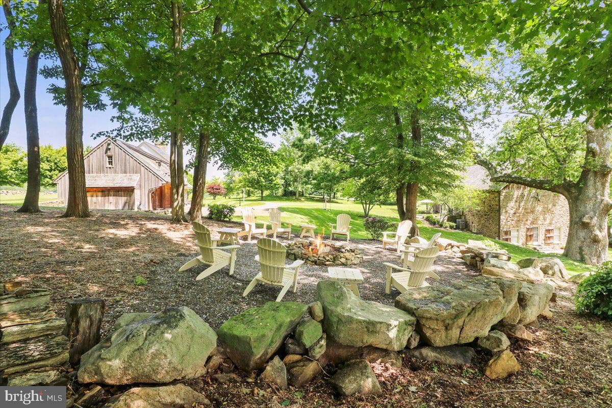 11 Brownstone Lane photo 46