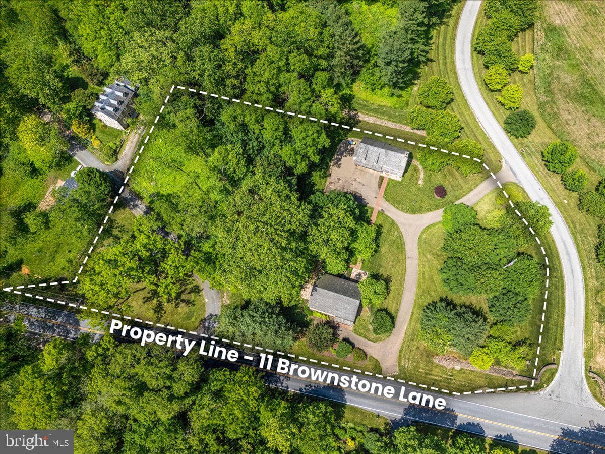 11 Brownstone Lane photo 49