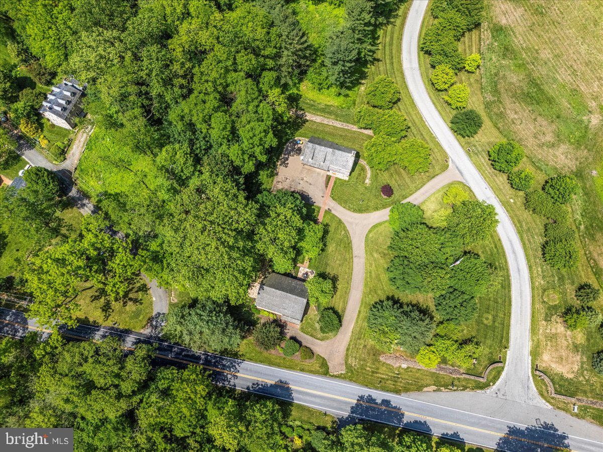 11 Brownstone Lane photo 50