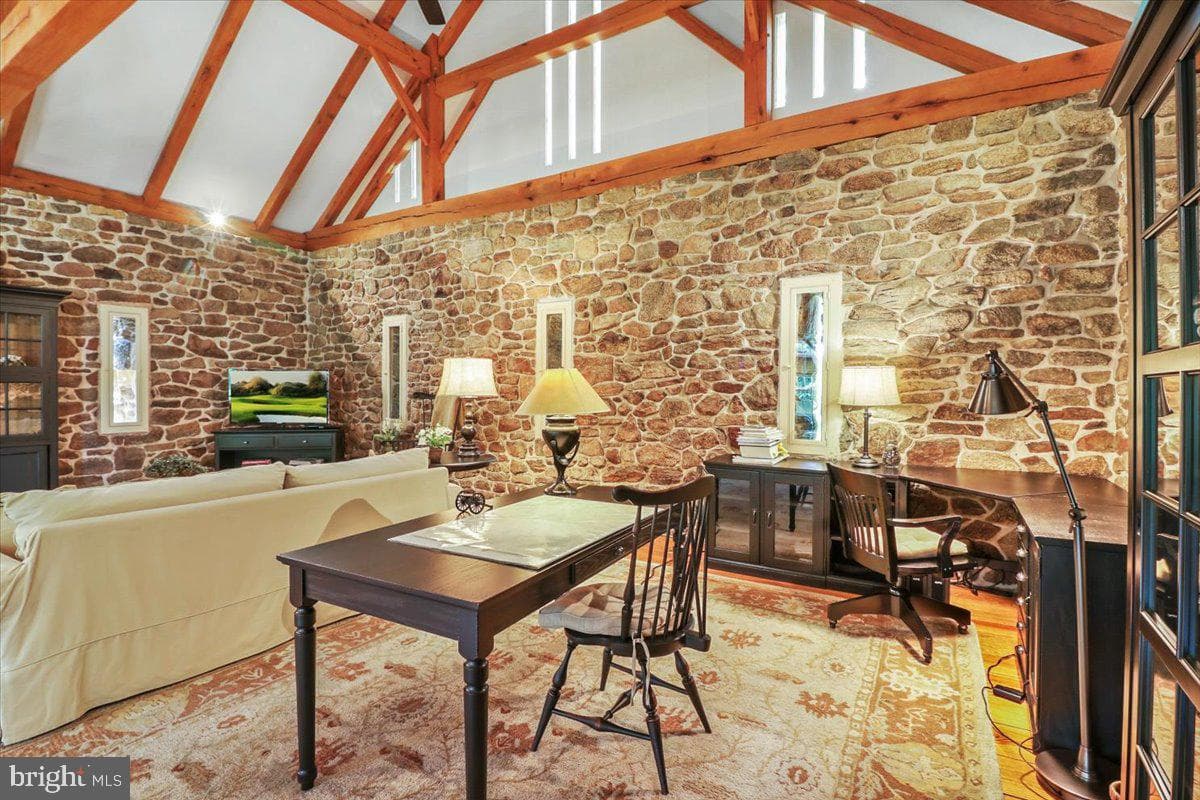 11 Brownstone Lane photo 6