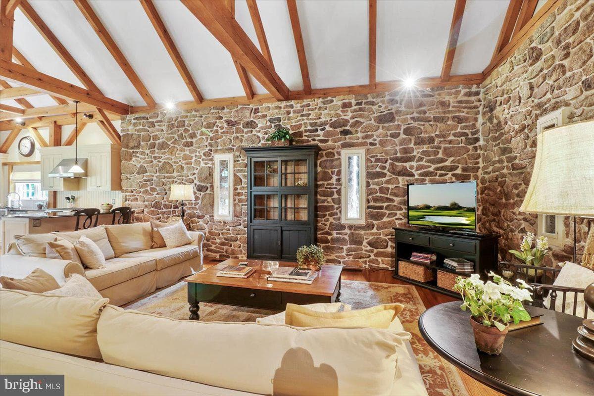 11 Brownstone Lane photo 7