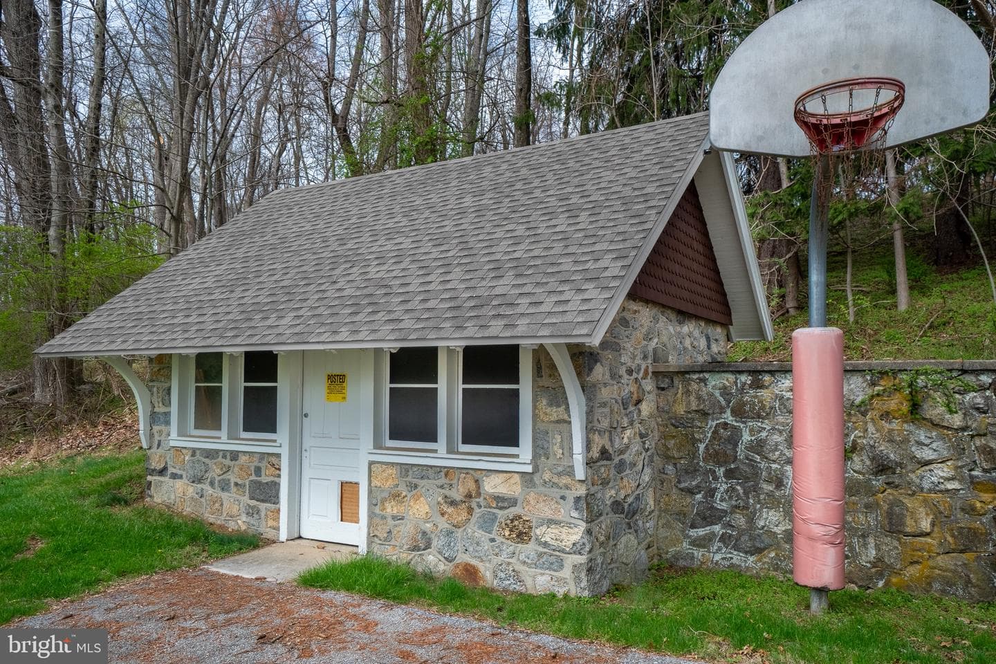00 Devereux Road photo 8
