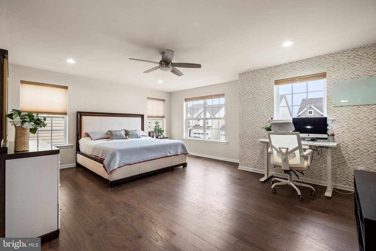 713 Houston Street photo 28