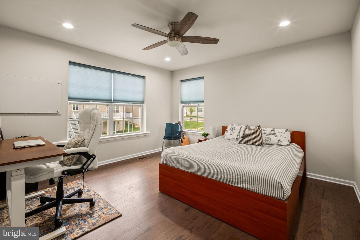 713 Houston Street photo 34