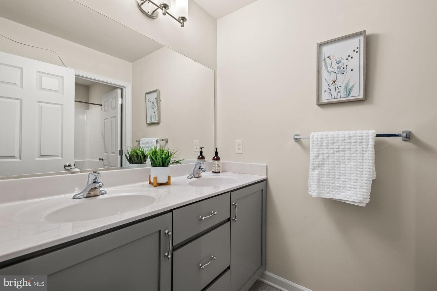 713 Houston Street photo 36