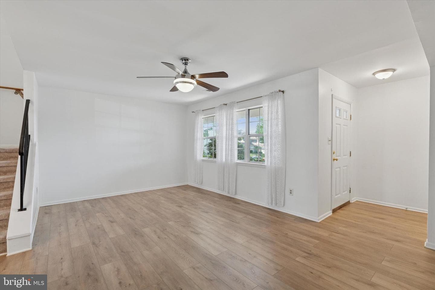 166 Chester Court photo 3
