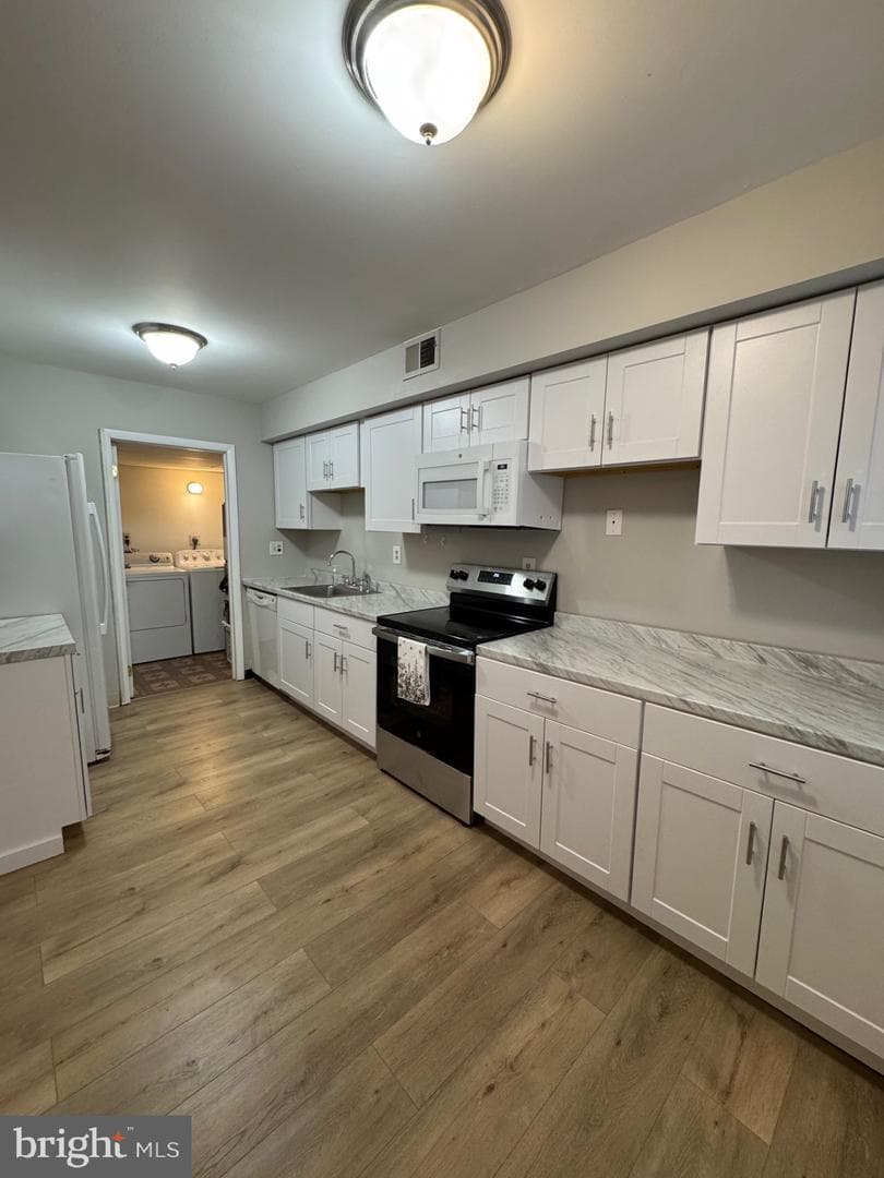 166 Chester Court photo 8