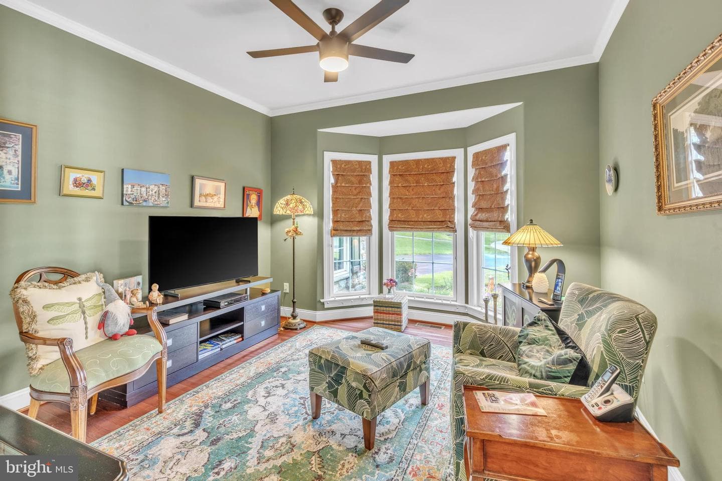 318 Hyde Park Road photo 16