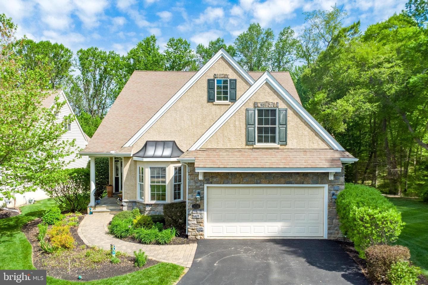 318 Hyde Park Road photo 2