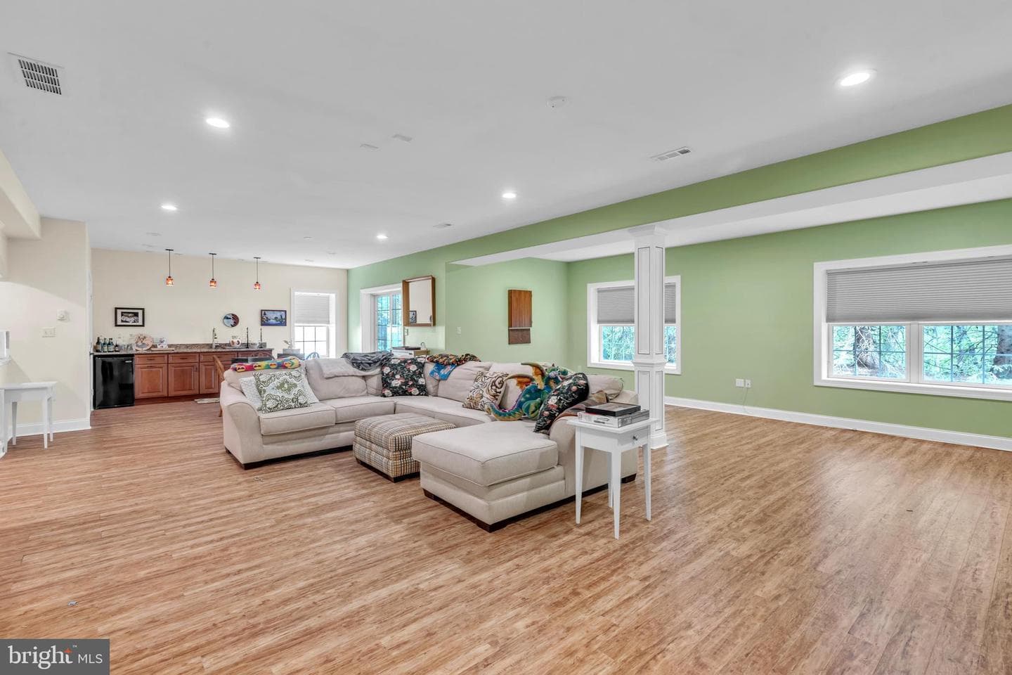 318 Hyde Park Road photo 25