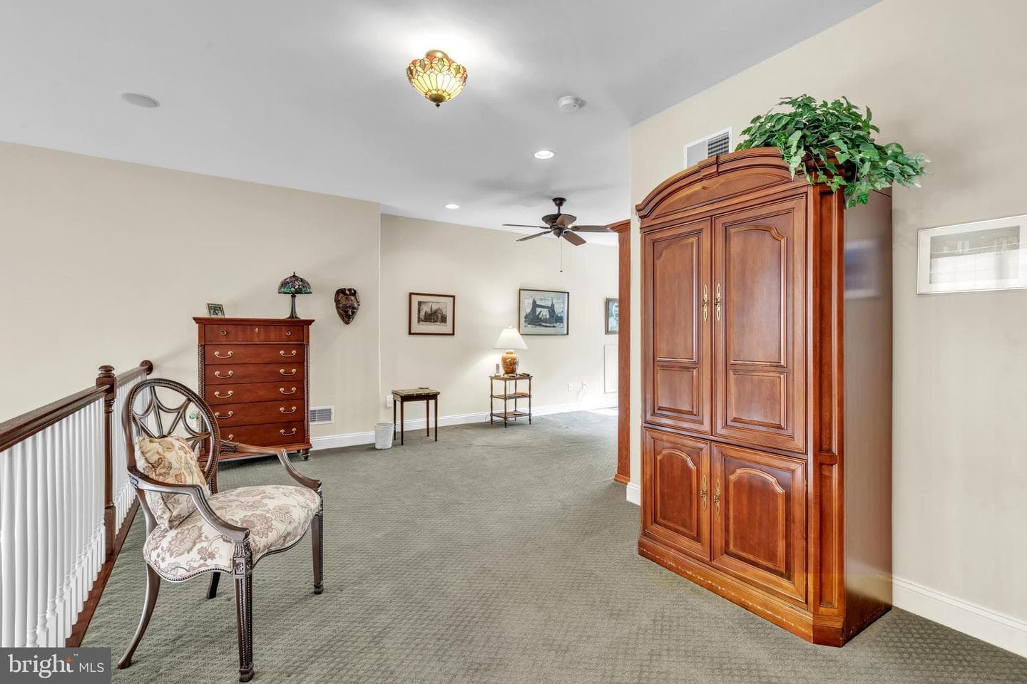 318 Hyde Park Road photo 31