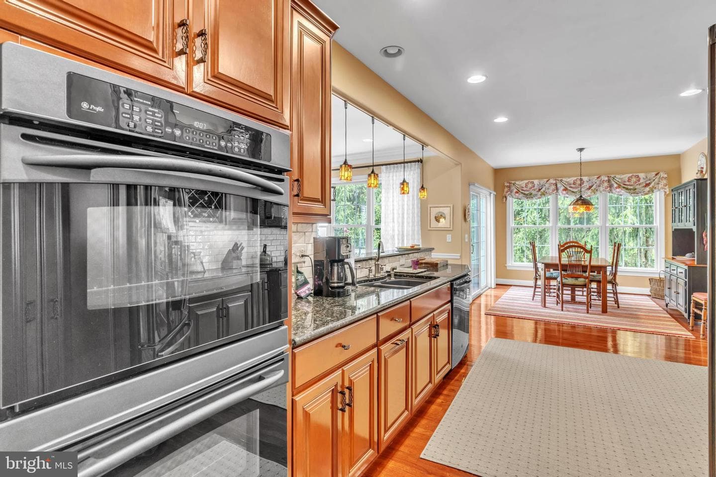 318 Hyde Park Road photo 9
