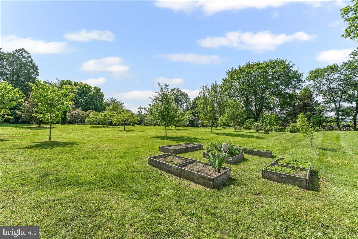 2700 Strasburg Road photo 17
