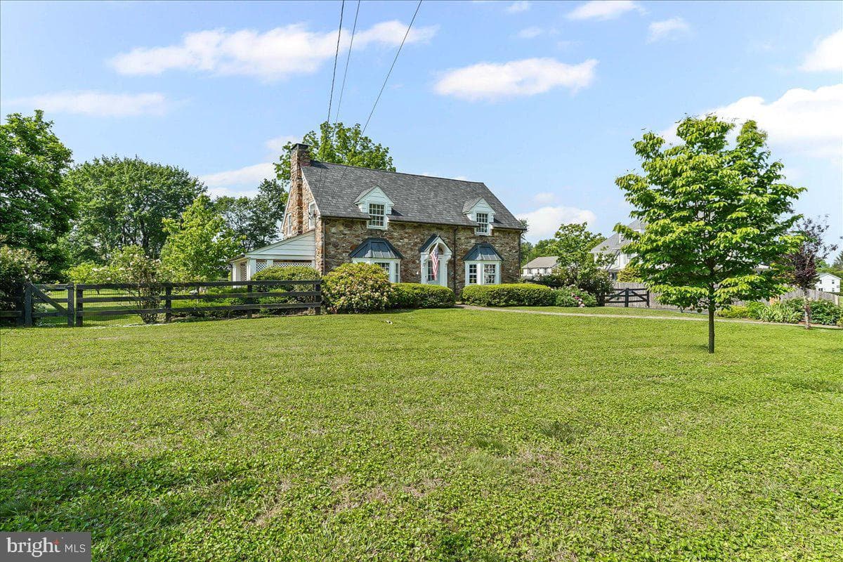 2700 Strasburg Road photo 3