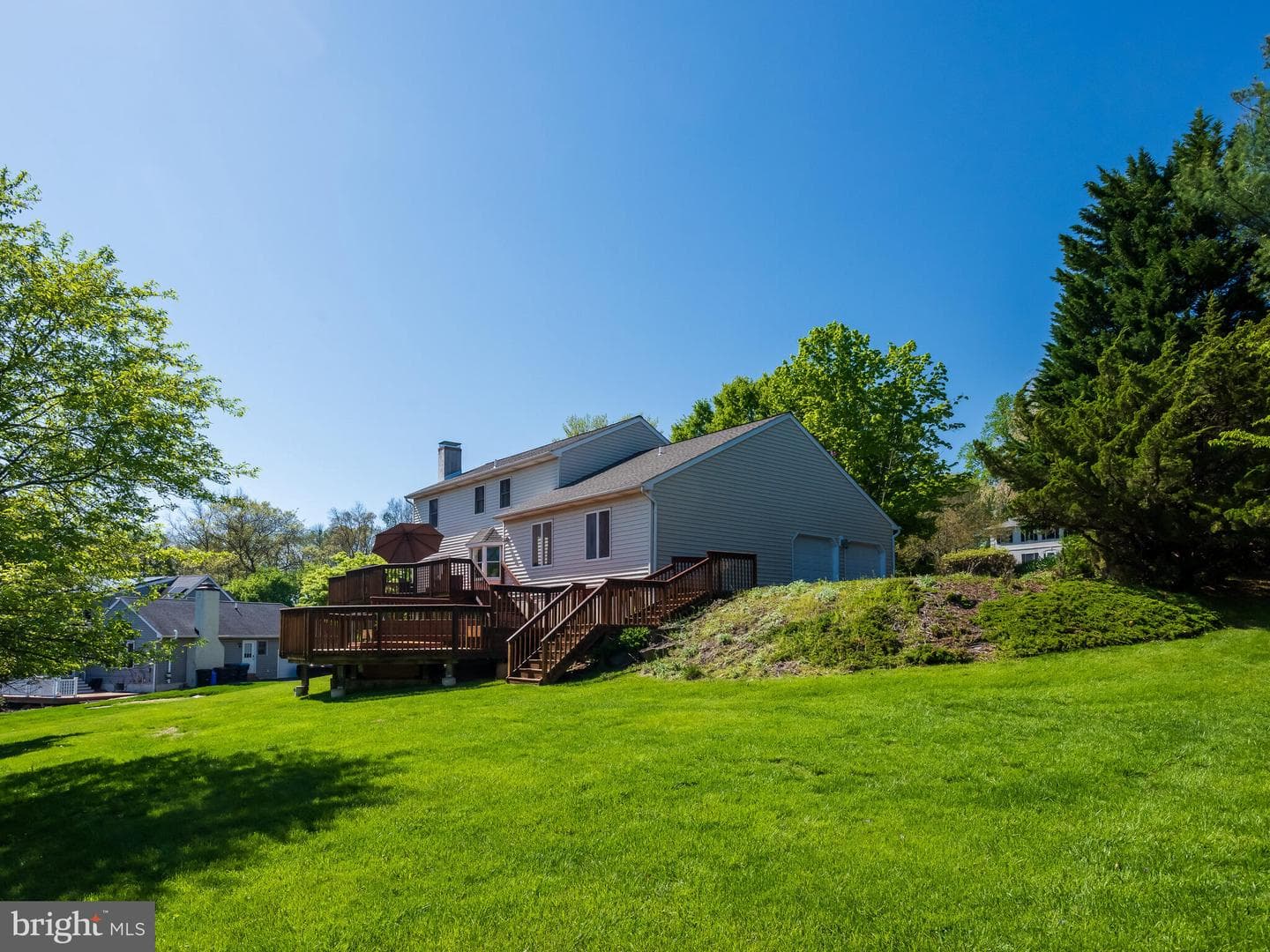 102 Noble Drive photo 13