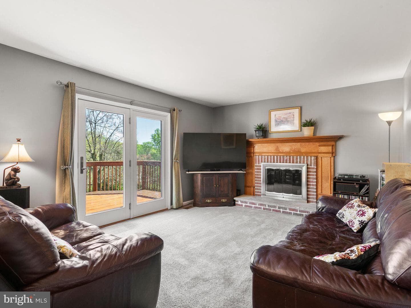 102 Noble Drive photo 3