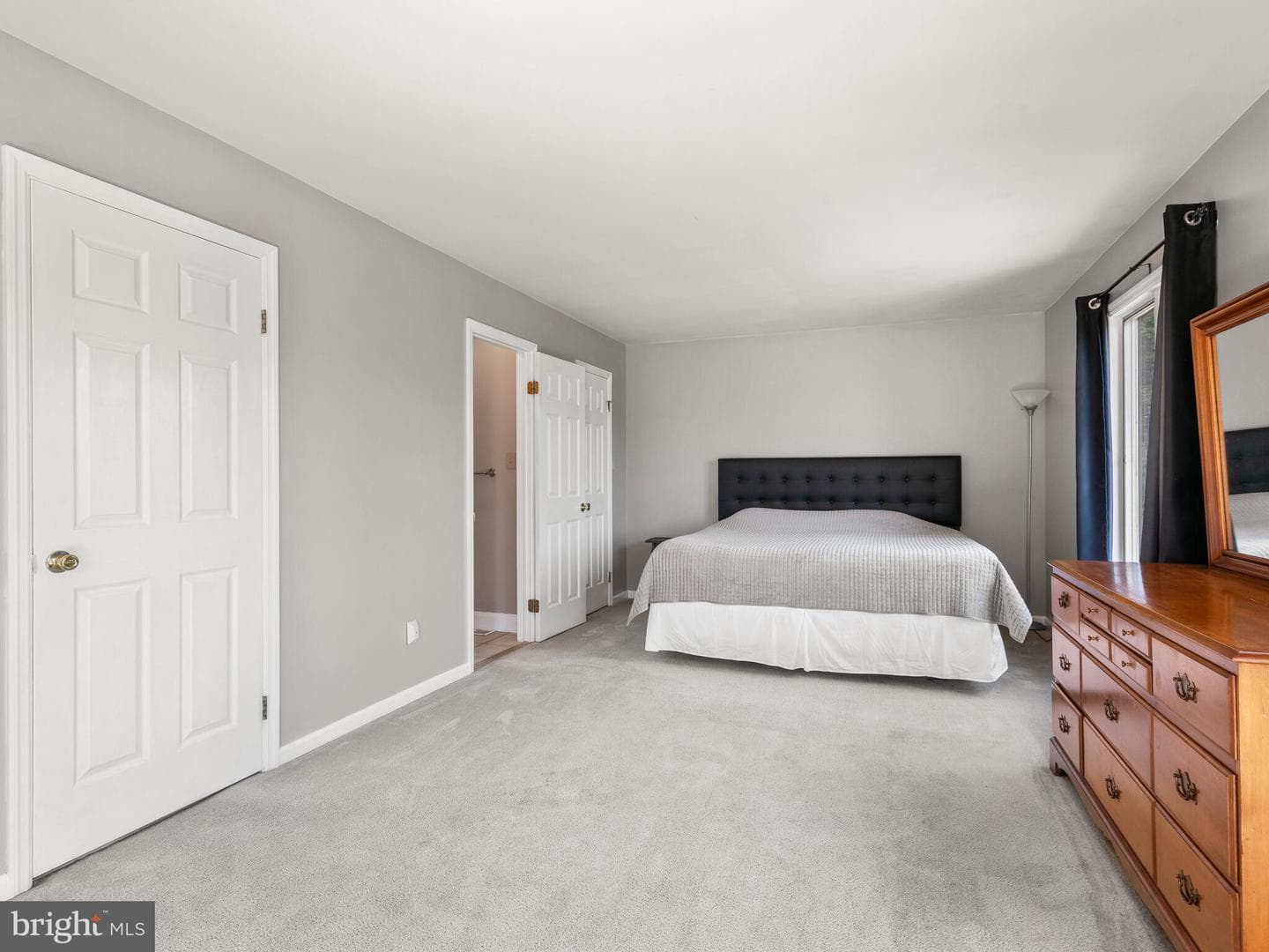 102 Noble Drive photo 32