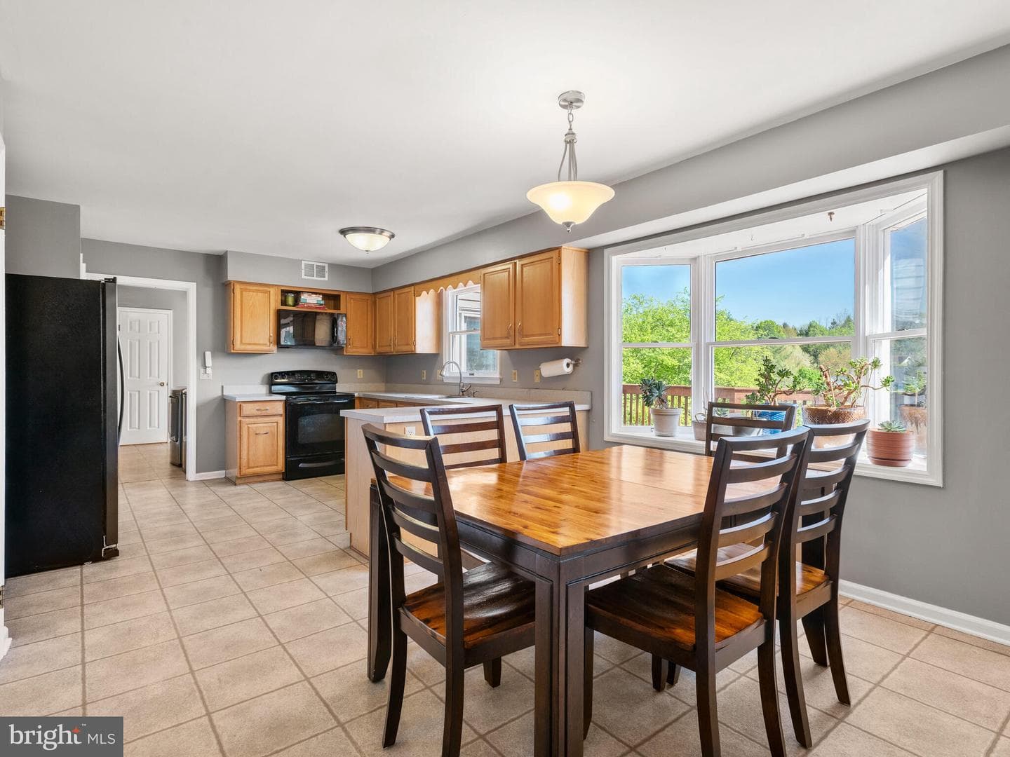 102 Noble Drive photo 4