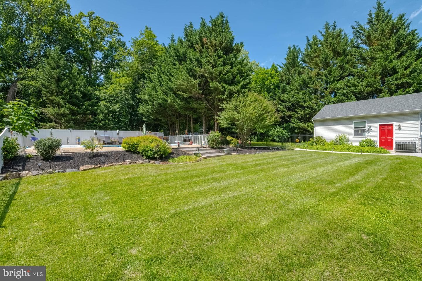 113 Elkview Road photo 82