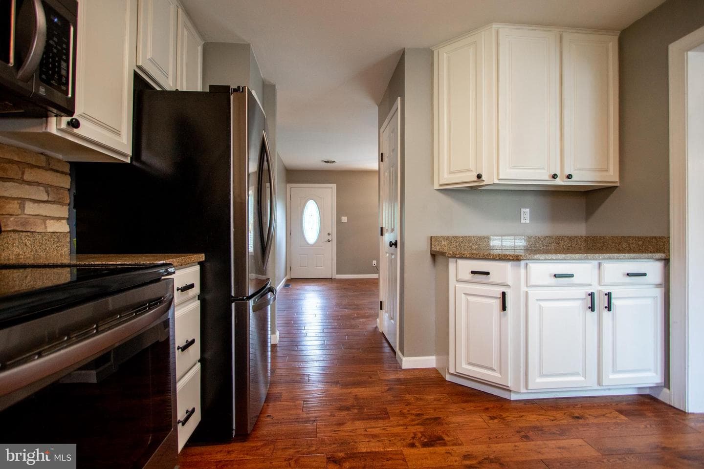 1298 E Kings Highway photo 24