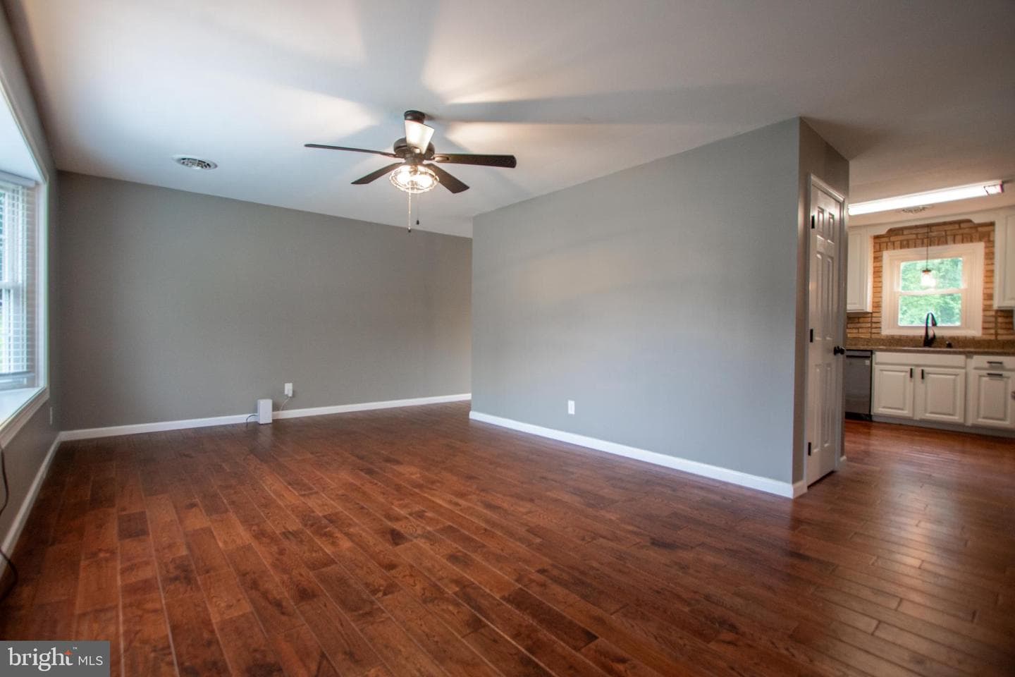 1298 E Kings Highway photo 26