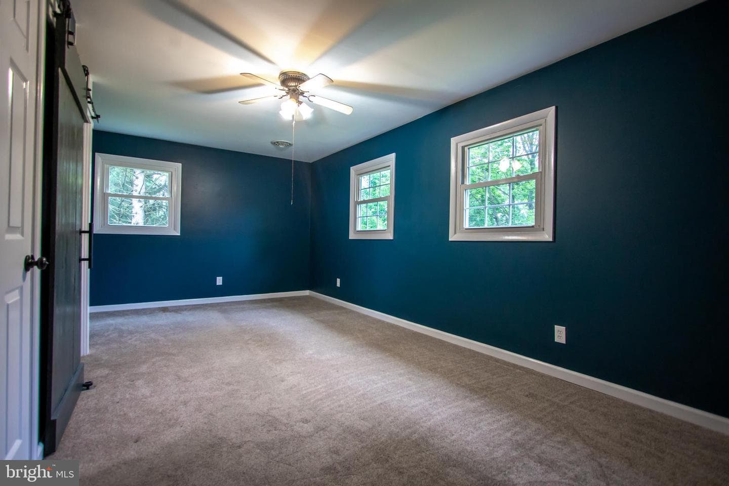 1298 E Kings Highway photo 29