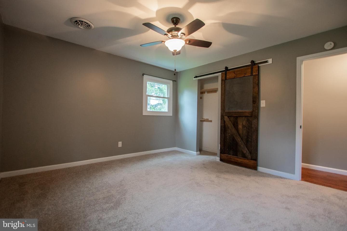 1298 E Kings Highway photo 33