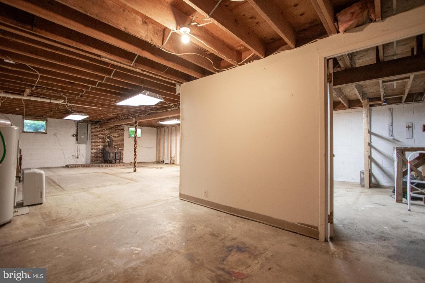 1298 E Kings Highway photo 37