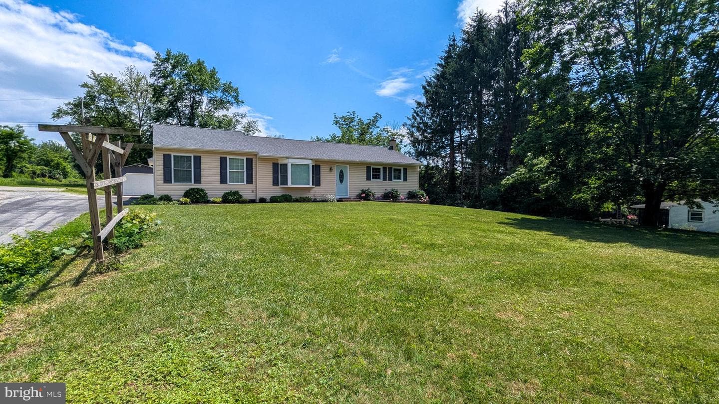 1298 E Kings Highway photo 4