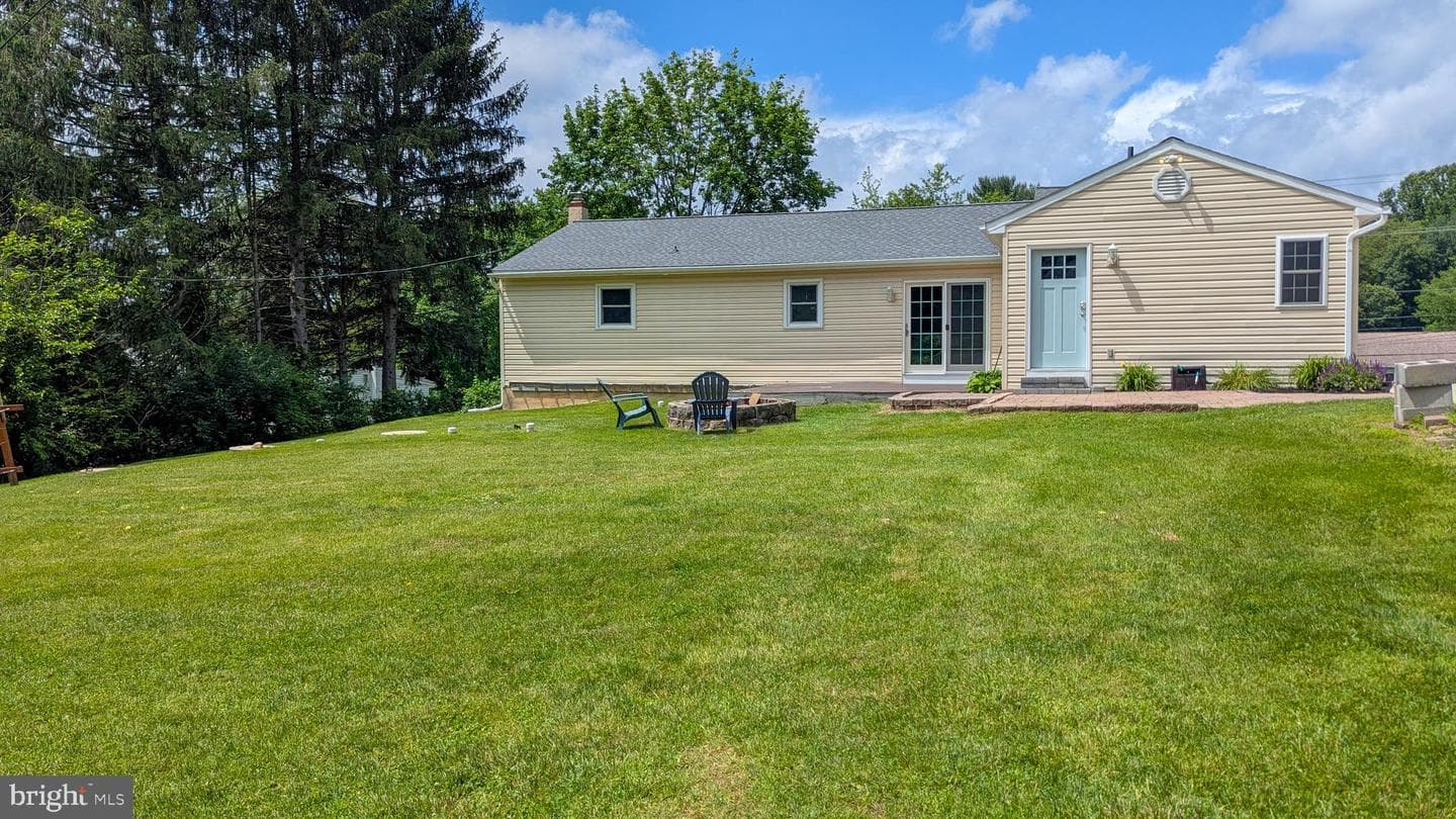 1298 E Kings Highway photo 44