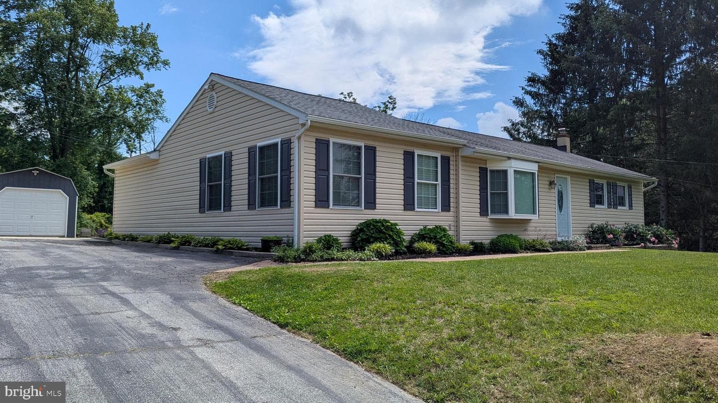 1298 E Kings Highway photo 6