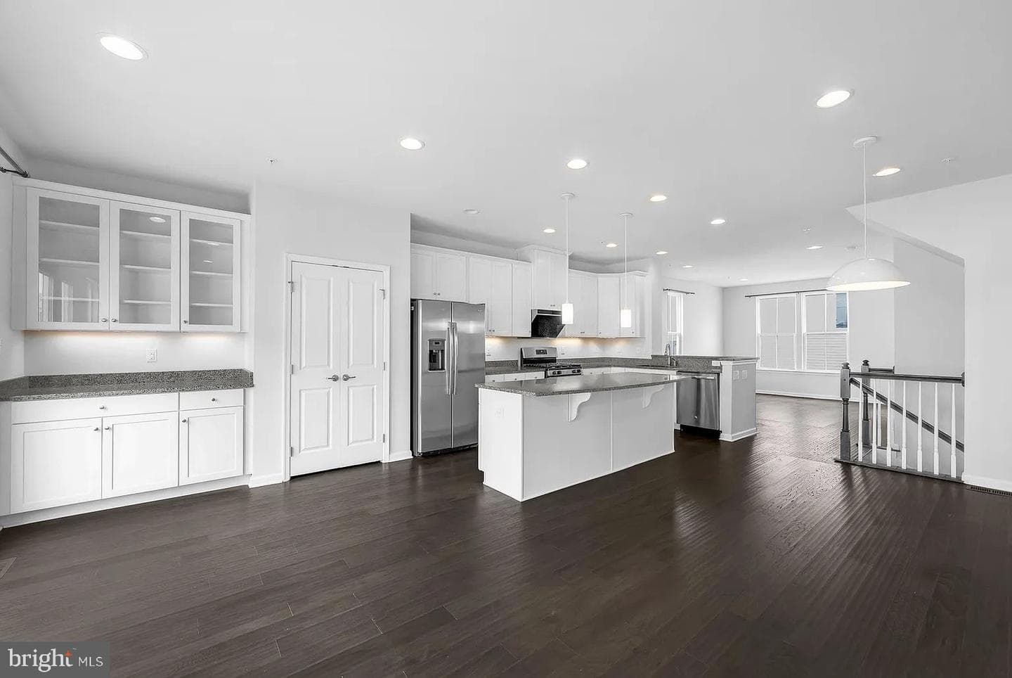 514 Sapphire Drive photo 5